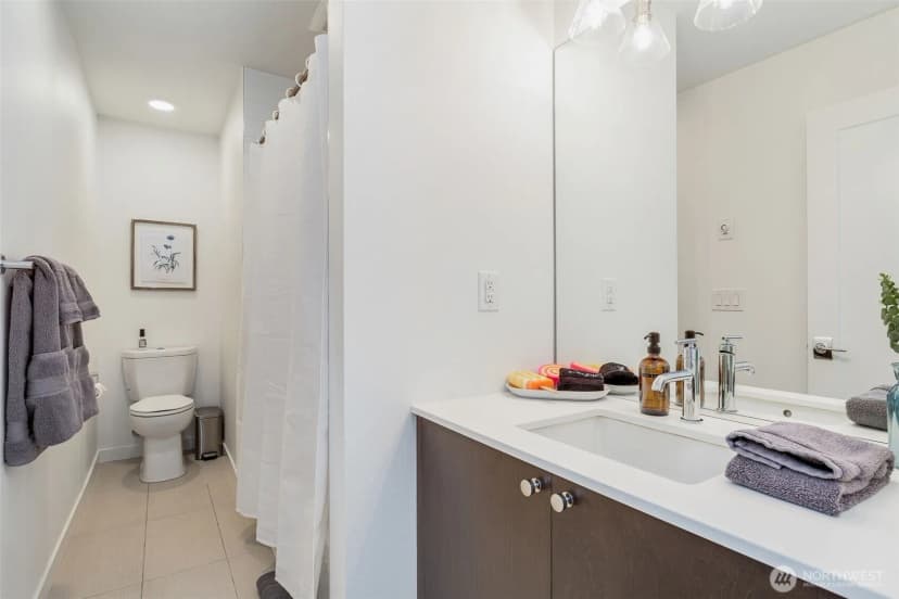 Property photo for 1112 13th Avenue #e, Seattle photo 13