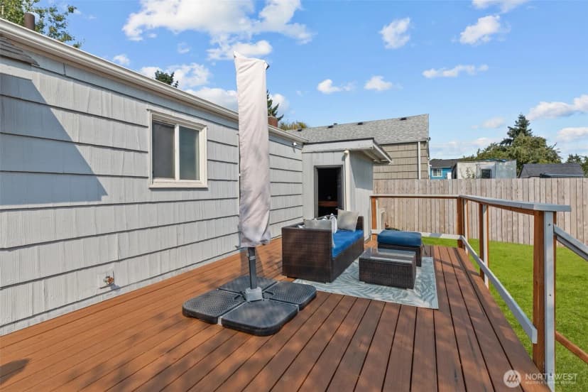 Property photo for 12450 1st Avenue Sw, Burien photo 19