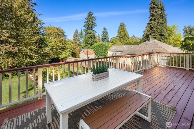 Property photo for 1222 Ne 100th Street, Seattle photo 16