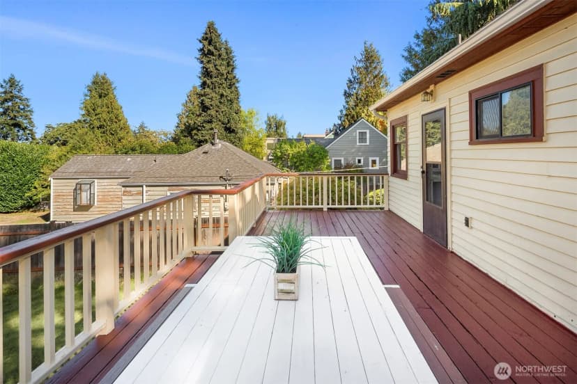 Property photo for 1222 Ne 100th Street, Seattle photo 17