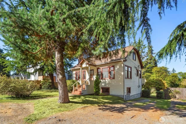 Property photo for 1222 Ne 100th Street, Seattle photo 4