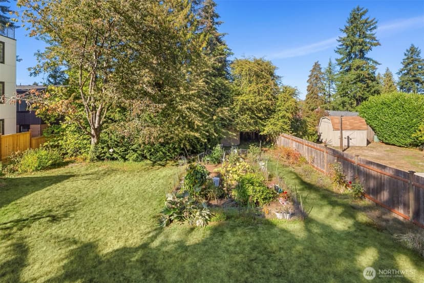 Property photo for 1222 Ne 100th Street, Seattle photo 32