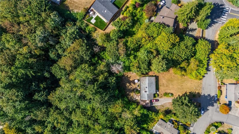 Property photo for 4711 Ne 201st Place, Lake Forest Park photo 18