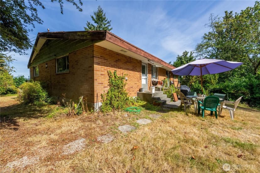 Property photo for 4711 Ne 201st Place, Lake Forest Park photo 11