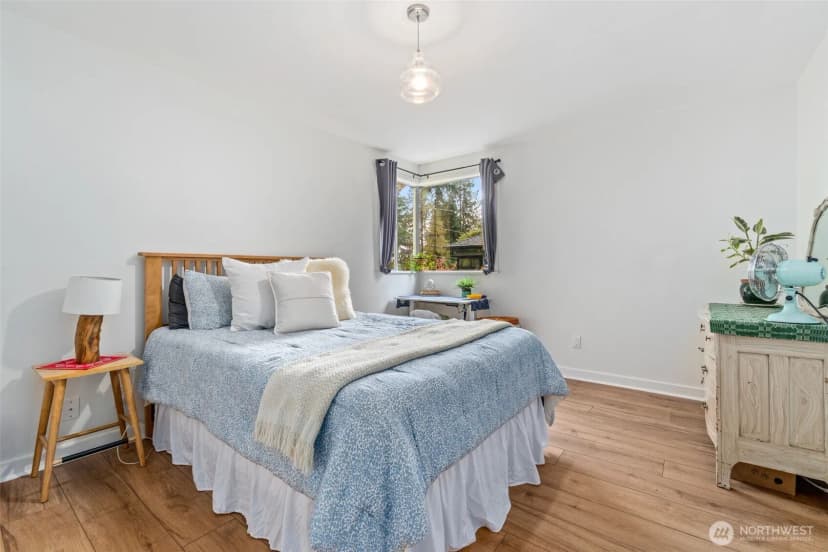 Property photo for 11037 Sand Point Way Ne, Seattle photo 19