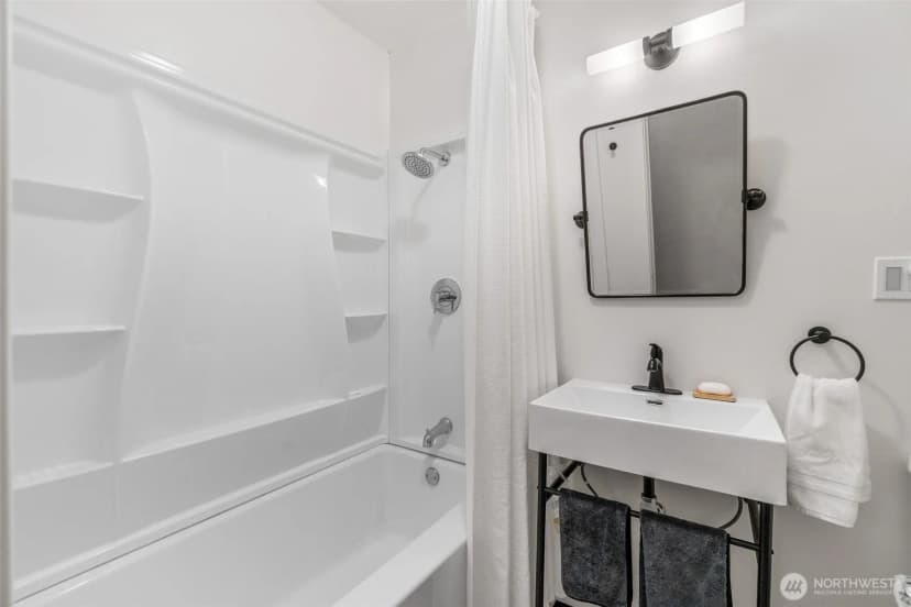 Property photo for 11037 Sand Point Way Ne, Seattle photo 20