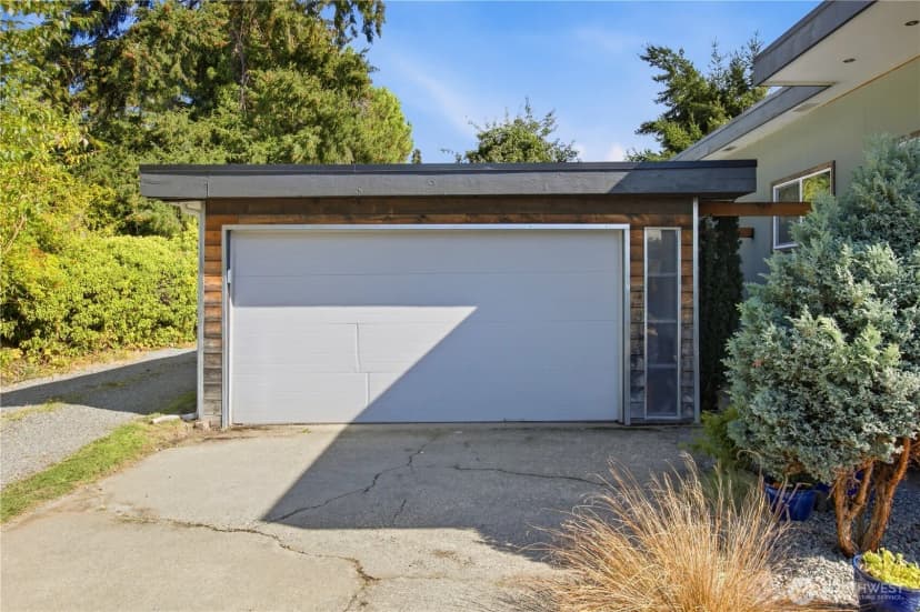 Property photo for 9712 57th Avenue S, Seattle photo 25