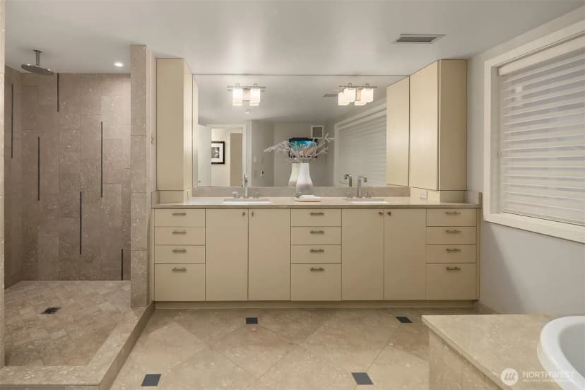 Property photo for 8493 W Mercer Way, Mercer Island photo 23