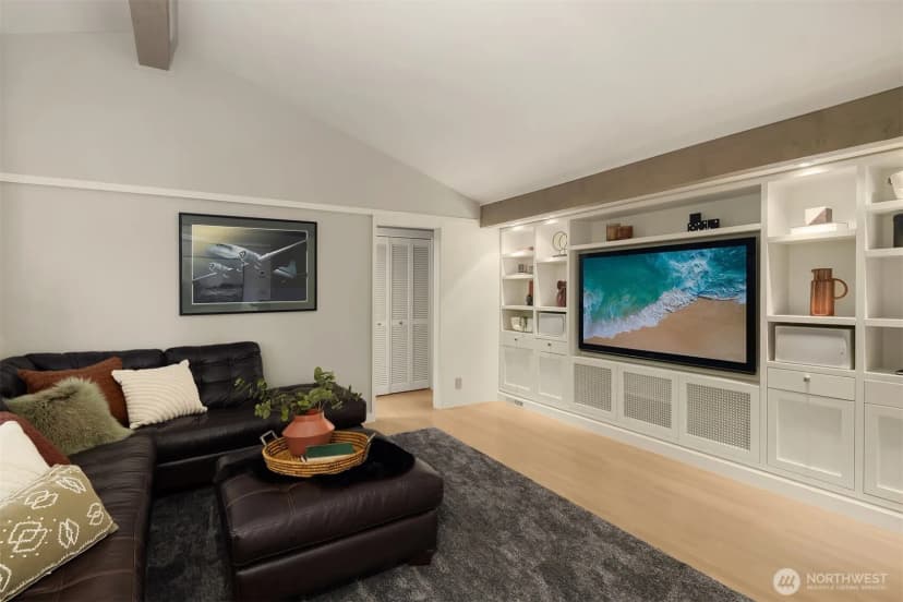 Property photo for 8493 W Mercer Way, Mercer Island photo 19