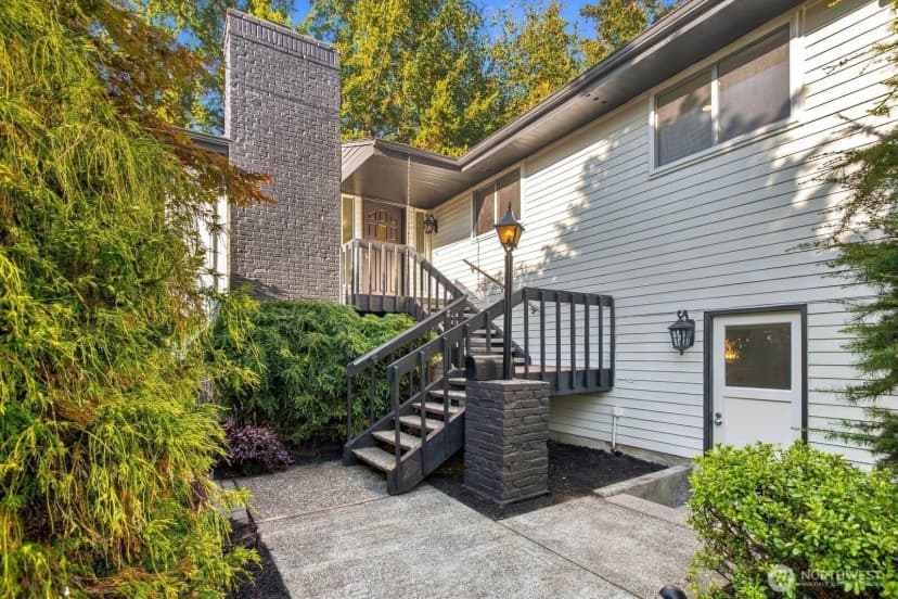 Property photo for 7011 165th Place Sw, Edmonds photo 2