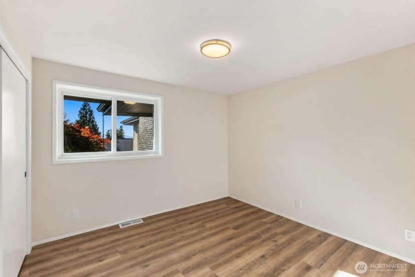 Property photo for 7011 165th Place Sw, Edmonds photo 11