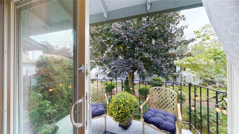 Property photo for 1840 Central Place S #b18, Kent photo 6