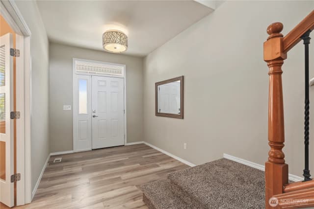Property photo for 18009 36th Avenue E, Tacoma photo 3