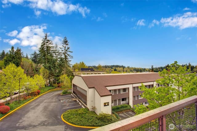 Property photo for 11415 Slater Avenue Ne #403, Kirkland photo 2