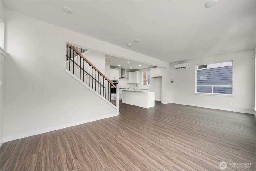 Property photo for 4273 Aberdeen Way Ne, Renton photo 9
