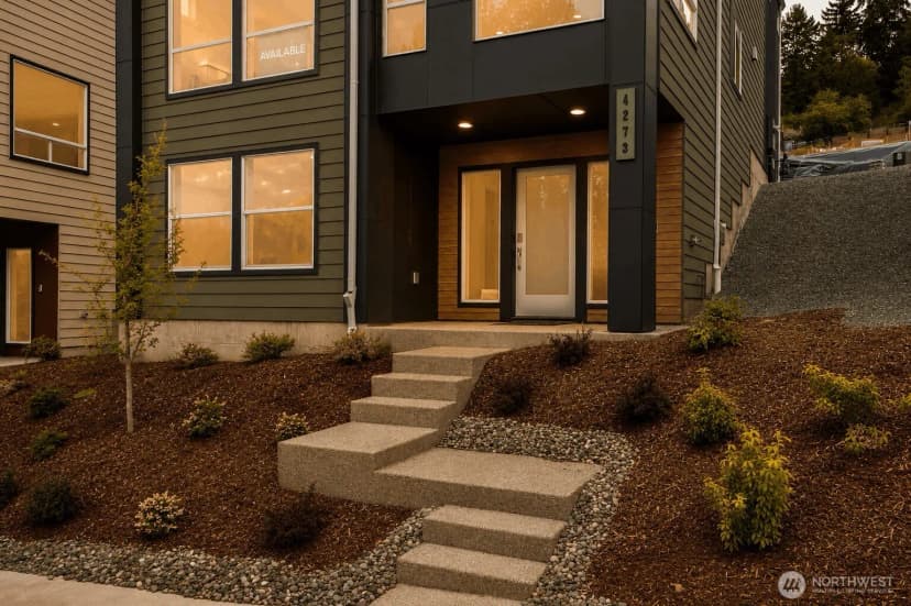 Property photo for 4273 Aberdeen Way Ne, Renton photo 3