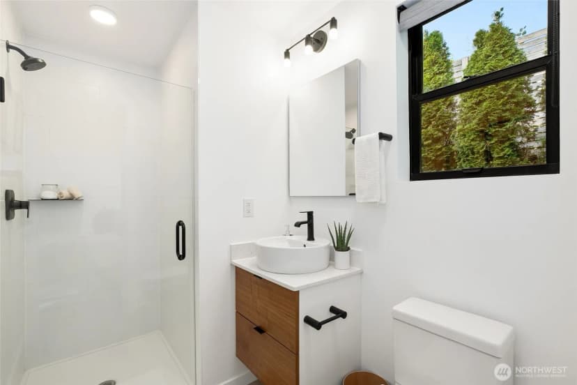 Property photo for 2825 22nd Avenue W, Seattle photo 37