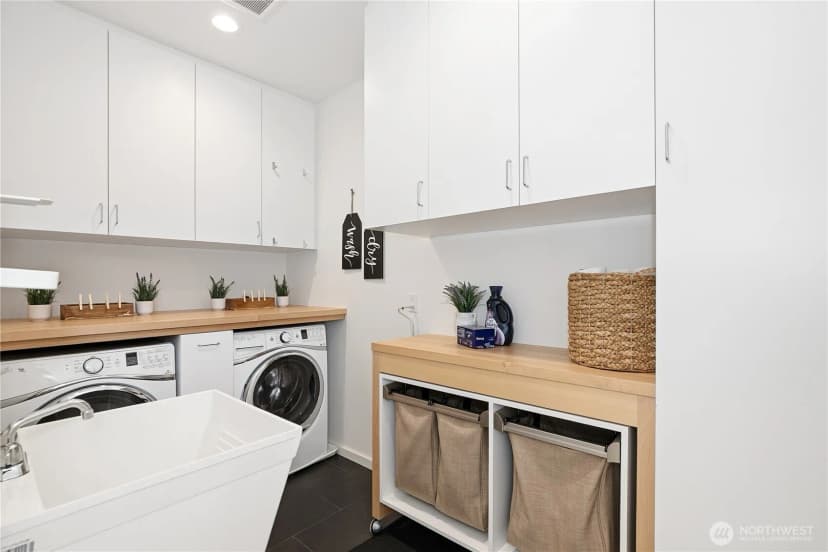Property photo for 2825 22nd Avenue W, Seattle photo 16