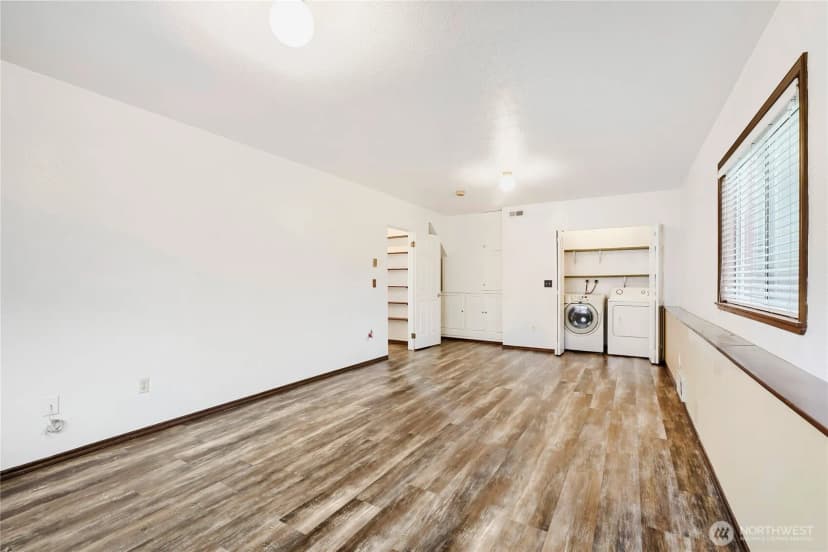 Property photo for 11912 Se 211th Place, Kent photo 15