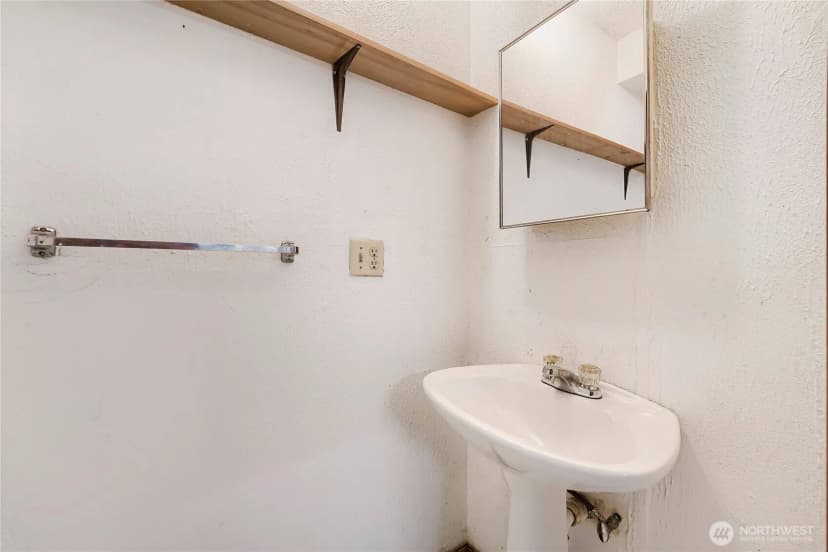 Property photo for 11912 Se 211th Place, Kent photo 25