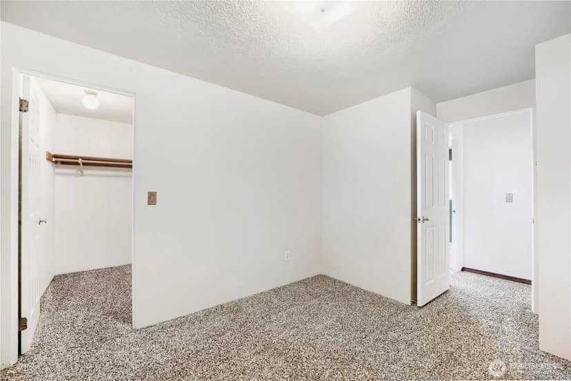 Property photo for 11912 Se 211th Place, Kent photo 20