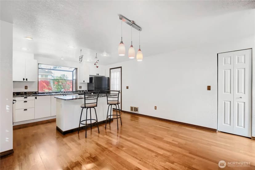 Property photo for 11912 Se 211th Place, Kent photo 11