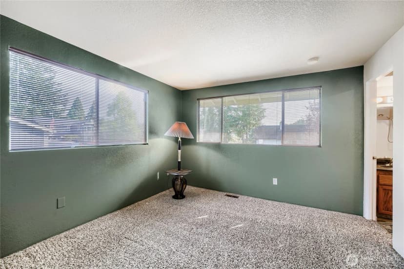 Property photo for 11912 Se 211th Place, Kent photo 16