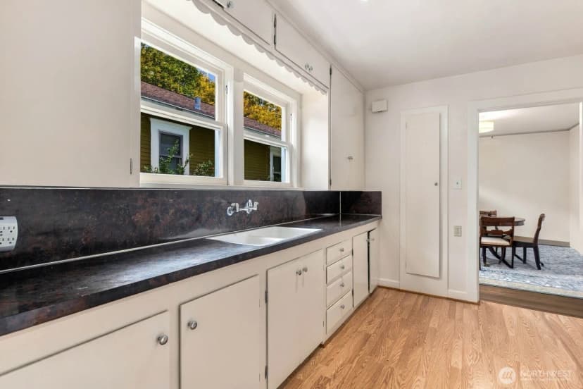 Property photo for 721 21st Avenue E, Seattle photo 9