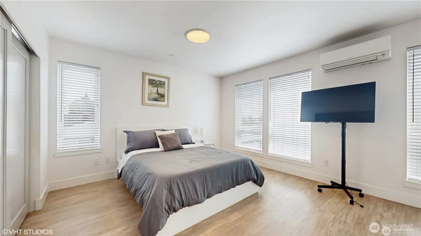 Property photo for 1300 E Remington Court #b, Seattle photo 15