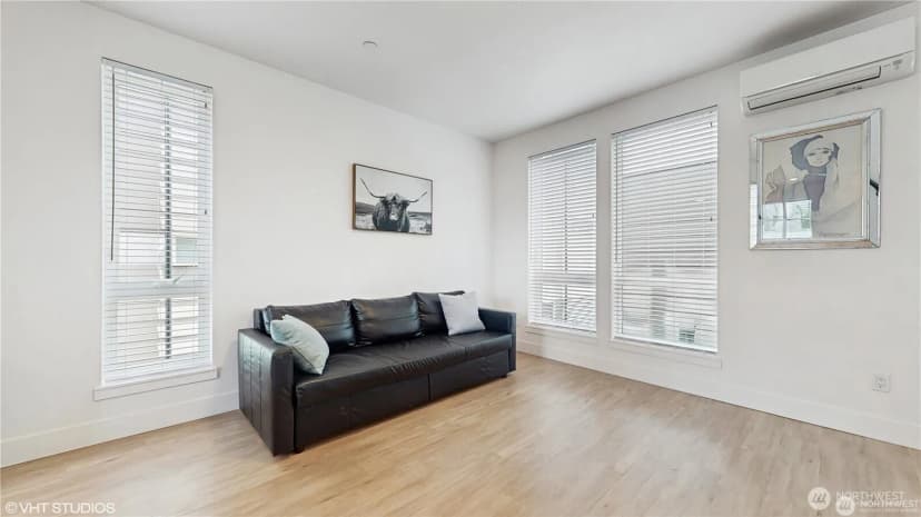 Property photo for 1300 E Remington Court #b, Seattle photo 5