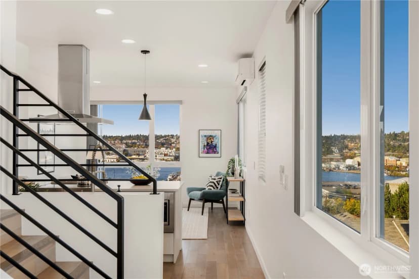 Property photo for 1208 W Emerson Street, Seattle photo 12