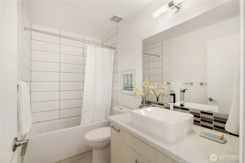 Property photo for 1208 W Emerson Street, Seattle photo 23