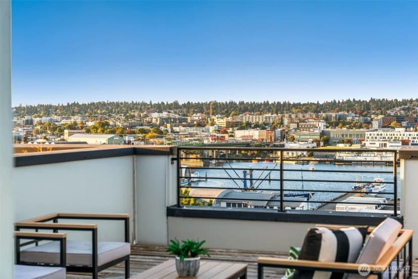 Property photo for 1208 W Emerson Street, Seattle photo 2