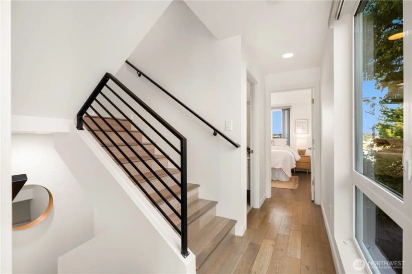 Property photo for 1208 W Emerson Street, Seattle photo 15