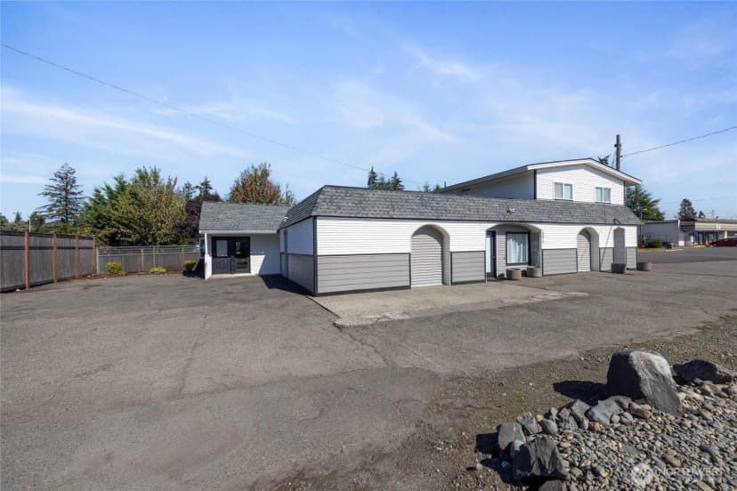 Property photo for 19815 Mountain Highway E, Spanaway photo 5