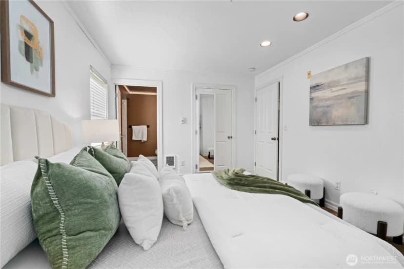 Property photo for 215 20th Avenue E #204, Seattle photo 12