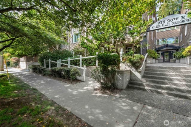 Property photo for 215 20th Avenue E #204, Seattle photo 2