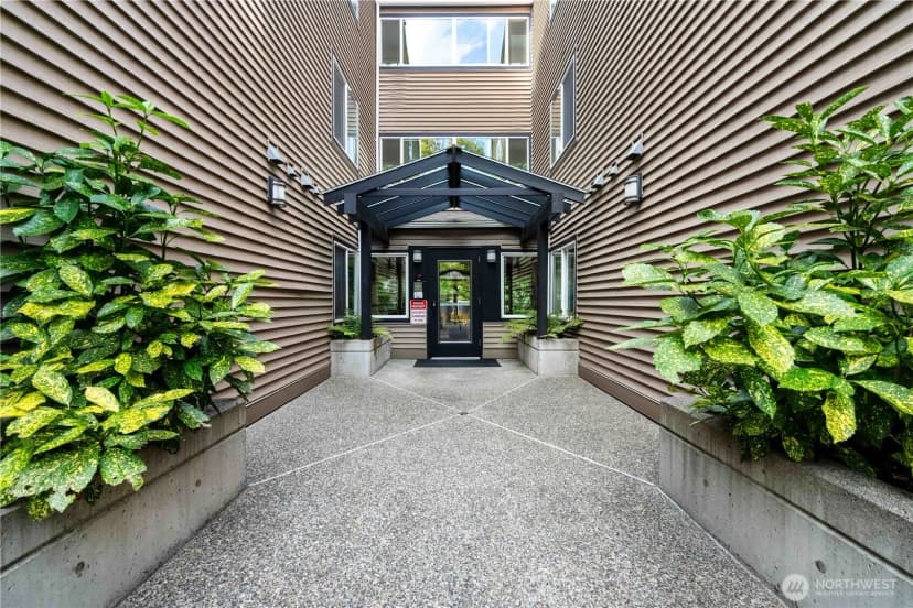 Property photo for 215 20th Avenue E #204, Seattle photo 3