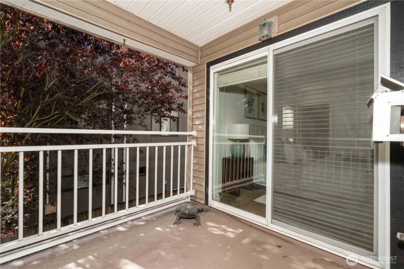 Property photo for 215 20th Avenue E #204, Seattle photo 23