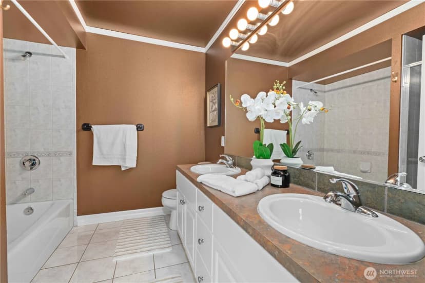 Property photo for 215 20th Avenue E #204, Seattle photo 14