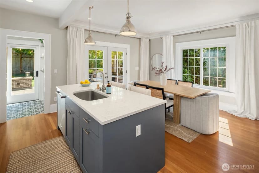 Property photo for 822 31st Avenue, Seattle photo 11