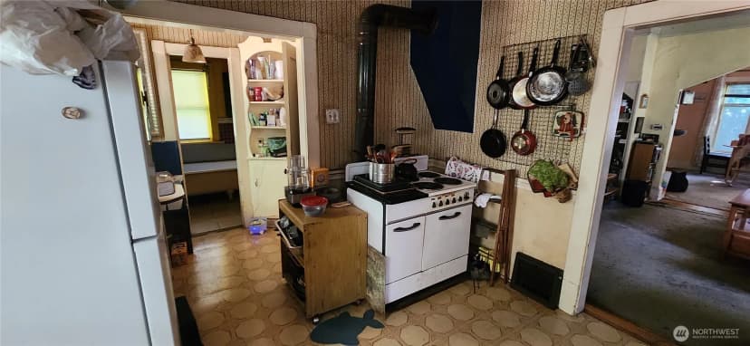 Property photo for 1016 Ne 69th Street, Seattle photo 8