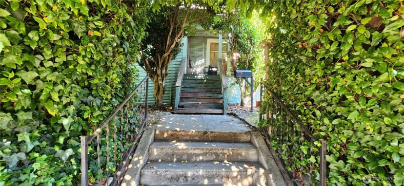 Property photo for 1016 Ne 69th Street, Seattle
