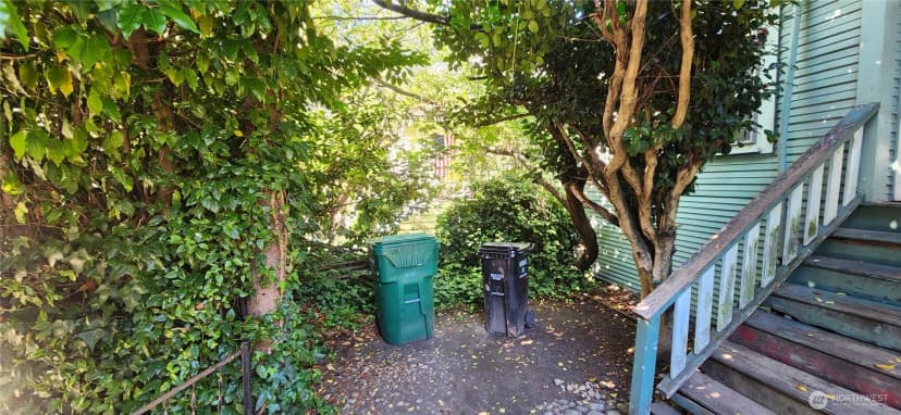 Property photo for 1016 Ne 69th Street, Seattle photo 2