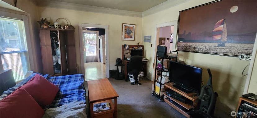 Property photo for 1016 Ne 69th Street, Seattle photo 6