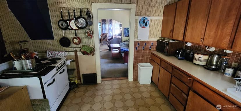 Property photo for 1016 Ne 69th Street, Seattle photo 9