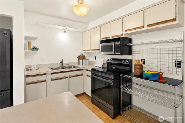 Property photo for 2418 74th Street Se, Everett photo 5