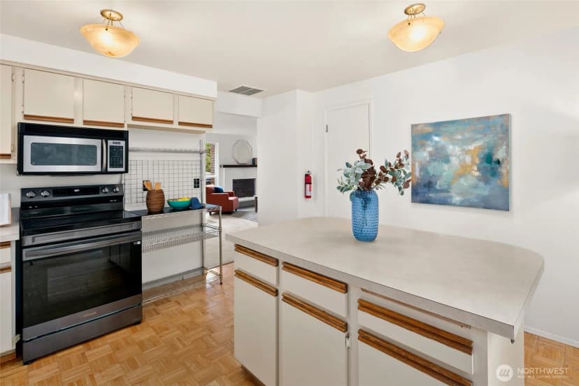Property photo for 2418 74th Street Se, Everett photo 6