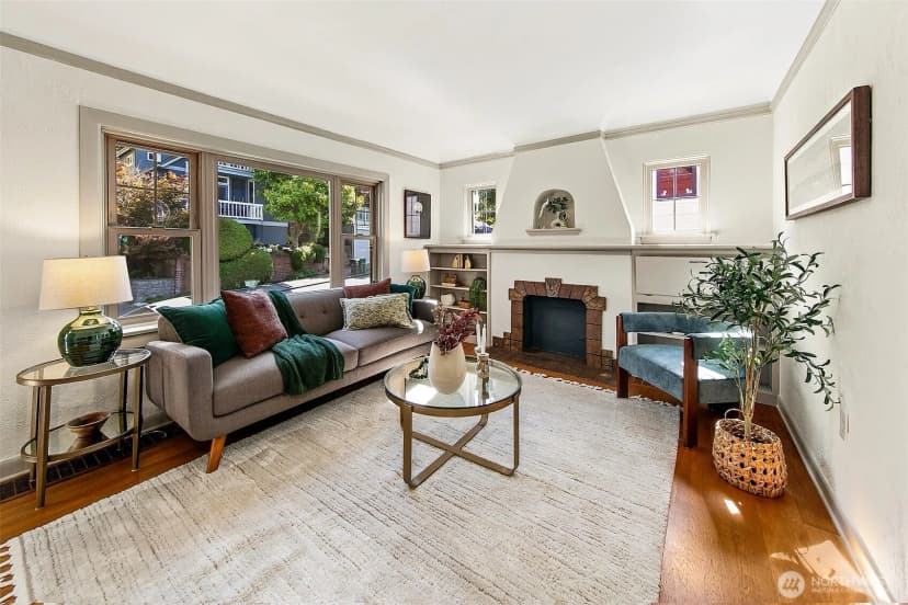 Property photo for 5053 Baker Avenue Nw, Seattle photo 4
