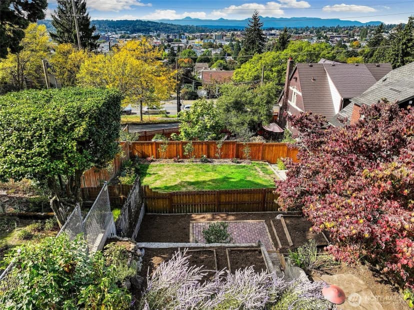 Property photo for 5053 Baker Avenue Nw, Seattle photo 11